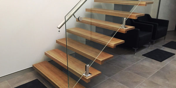 Spine Staircase Wooden Treads With glass safety