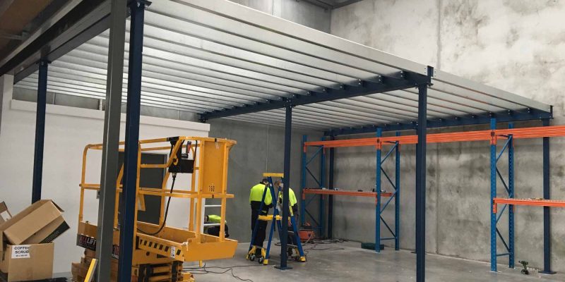 Structural mezzanine floor installation