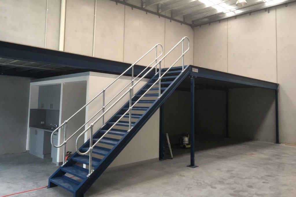 Structural mezzanine floor with staircase