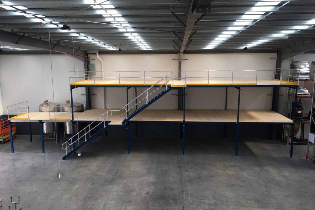Two level structural mezzanine floor side