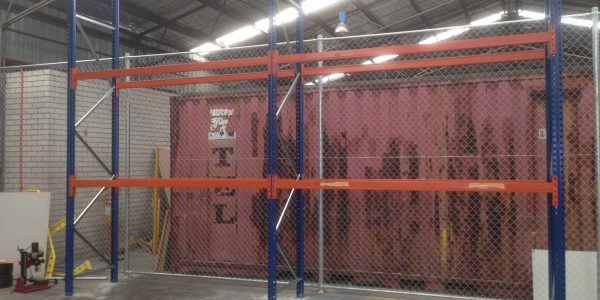 New selective racking with mesh fence